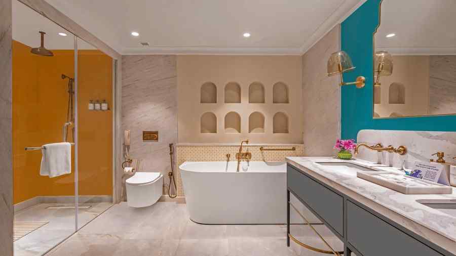 Superior Royal Bathroom 1